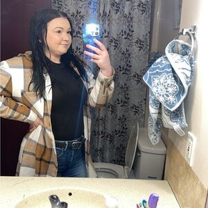 Meet your Posher, Alisha